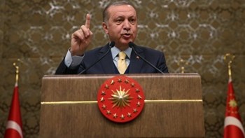 Ερντογάν: Απειλεί με νέα στρατιωτική επιχείρηση στη Συρία