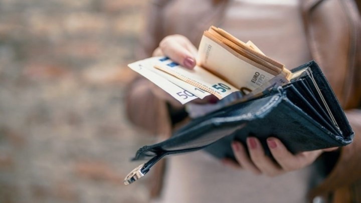 Γνωρίζετε από ποιο υλικό κατασκευάζονται τα χαρτονομίσματα; Η απάντηση θα σας εκπλήξει – ΦΩΤΟ – ΒΙΝΤΕΟ