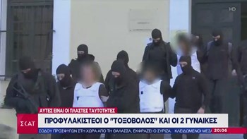 “Τοξοβόλος Συντάγματος”: Τι κρύβουν τα ταξίδια στη… μισή Ελλάδα και η στάση στην Τρίπολη – ΒΙΝΤΕΟ