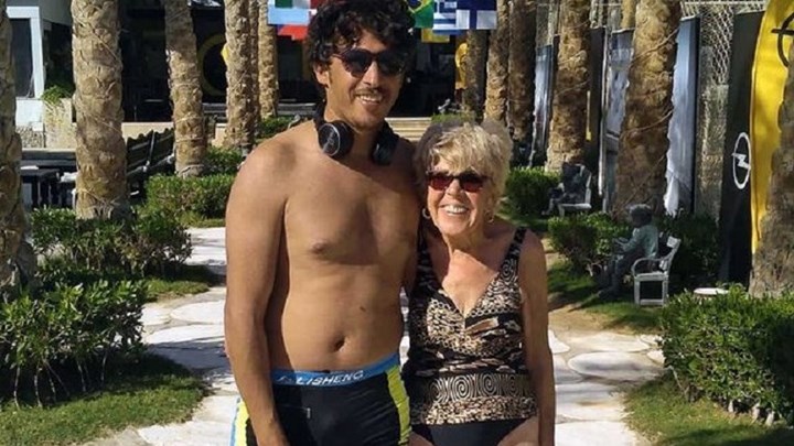 Ο έρως χρόνια δεν κοιτά: 80χρονη συνταξιούχος παντρεύεται τον 35χρονο εραστή της – ΦΩΤΟ