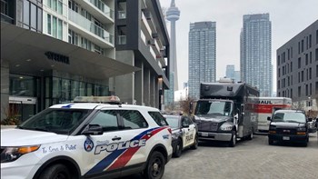 Τορόντο: Τρεις νεκροί και δύο τραυματίες από πυρά σε διαμέρισμα που είχε ενοικιαστεί μέσω Airbnb – ΦΩΤΟ – ΒΙΝΤΕΟ