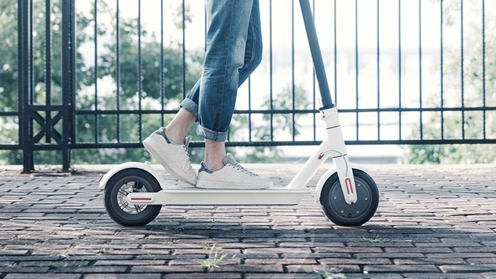 Έρχεται νομοσχέδιο για ηλεκτρικά πατίνια και skate rollers – Τι θα προβλέπεται