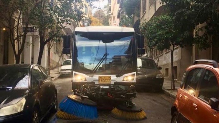 Δήμος Αθηναίων: Μεγάλη επιχείρηση καθαριότητας σε Εξάρχεια – Κολωνάκι – ΦΩΤΟ