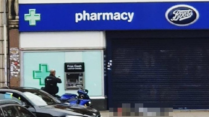 Συναγερμός στο Λονδίνο για επίθεση με μαχαίρι – Οι πρώτες εικόνες – ΦΩΤΟ