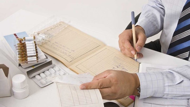 Έχετε φάρμακα… στο κινητό σας: Τι αλλάζει στη συνταγογράφηση και την αγορά τους