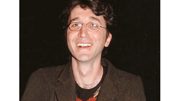 Έρχονται οι «Πανθέοι» σε νέα τηλεοπτική μεταφορά του Θοδωρή Πετρόπουλου