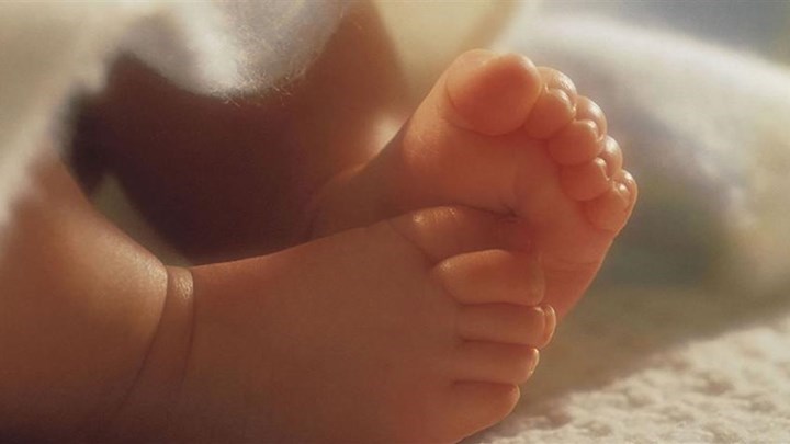 Συναγερμός για βρέφος που έφτασε από την Κίνα – Νοσηλεύεται απομονωμένο και με υψηλό πυρετό – ΒΙΝΤΕΟ