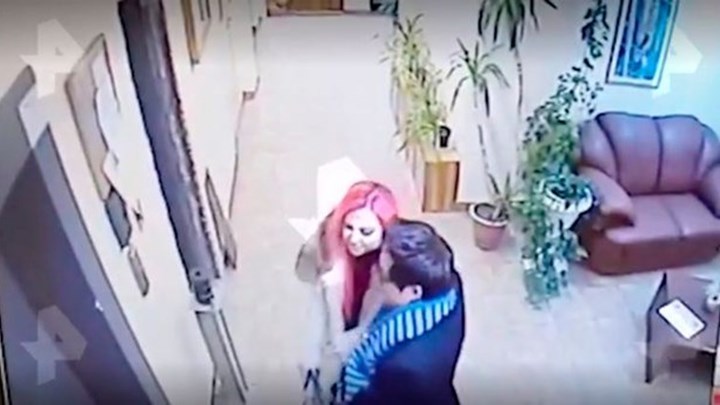 Θρίλερ με Ρωσίδα χορεύτρια που βρέθηκε νεκρή σε βίλα επιχειρηματία ύστερα από πάρτι swingers – ΦΩΤΟ