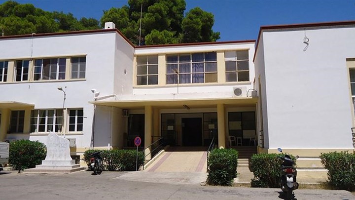 Λέρος: Έκαναν πλιάτσικο στο νοσοκομείο – Βρέθηκαν 43 αναπηρικά αμαξίδια στο hotspot