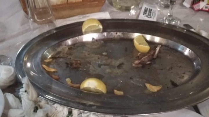 Τρίκαλα: Βγήκαν από την ταβέρνα για τσιγάρο και τους πήραν τα παϊδάκια – ΒΙΝΤΕΟ