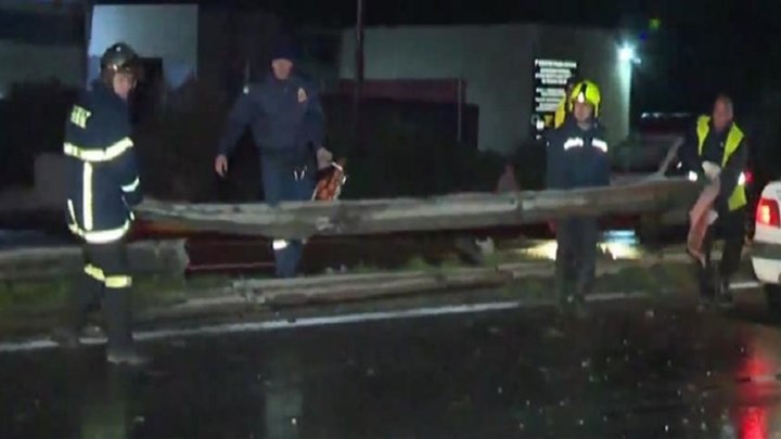 Θεσσαλονίκη: Τροχαίο με ανατροπή νταλίκας στην Εθνική Οδό – ΒΙΝΤΕΟ