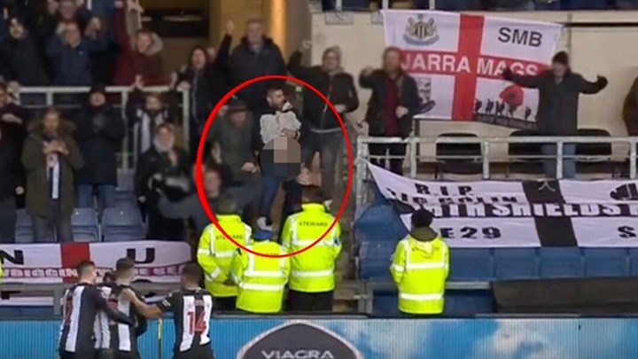 Νιουκάστλ: Οπαδός πανηγύρισε γκολ βγάζοντας έξω τα γεννητικά του όργανά – ΒΙΝΤΕΟ