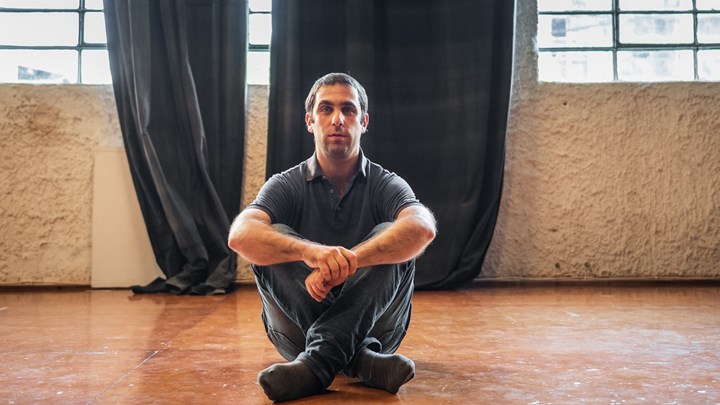 Στο «Ιλίσια» του χρόνου το «Ξύπνα Βασίλη» του Άρη Μπινιάρη