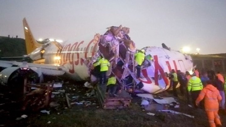 Αεροπορική τραγωδία στην Κωνσταντινούπολη: Τρεις νεκροί και 179 οι τραυματίες