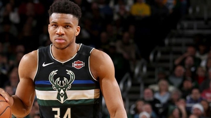 NBA: Ισοπεδωτικός Αντετοκούνμπο «καθάρισε» τους Σίξερς με 36 πόντους και 20 ριμπάουντ – ΒΙΝΤΕΟ