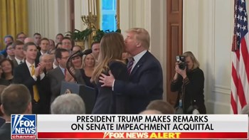 Viral η Μελάνια που απέφυγε το φιλί του Τραμπ – ΦΩΤΟ – ΒΙΝΤΕΟ