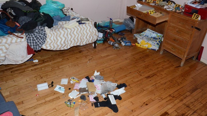 “Τοξοβόλος Συντάγματος”: Αυτά είναι τα ευρήματα στο διαμέρισμα στα Πατήσια – ΦΩΤΟ