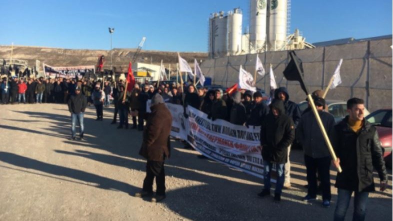 “Θερμή” υποδοχή στον Χατζηδάκη στη μονάδα “Πτολεμαΐδα 5” – Ο διάλογος με… μαντινάδες – ΒΙΝΤΕΟ