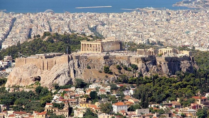 Η Αθήνα δεύτερος πιο δημοφιλής τουριστικός προορισμός της Ευρώπης – Σε ποιον διαγωνισμό