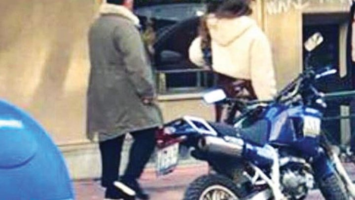 Γνωστοί Τούρκοι ηθοποιοί ζουν τον έρωτά τους στην Αθήνα – ΦΩΤΟ