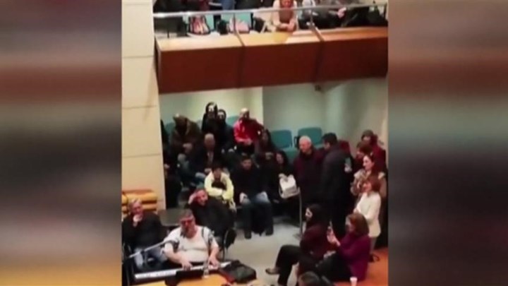 Αντιδράσεις προκάλεσε ο… αθυρόστομος Σταμάτης Κραουνάκης – ΒΙΝΤΕΟ