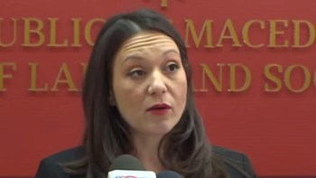 Σκόπια: Υπουργός επανέφερε πινακίδα με την ονομασία «Δημοκρατία της Μακεδονίας»