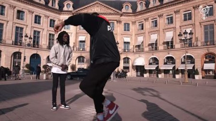 Θανάσης Αντετοκούνμπο: Χόρεψε το ζεϊμπέκικο της Ευδοκίας στο Παρίσι – ΒΙΝΤΕΟ