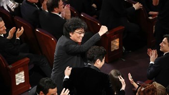 Όσκαρ καλύτερης σκηνοθεσίας στα «Παράσιτα» – ΒΙΝΤΕΟ