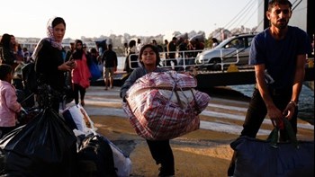 Μεταναστευτικό: Αντιδράσεις στα νησιά για τα κλειστά κέντρα