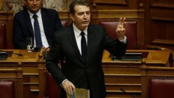 Χρυσοχοΐδης: Ο Ρουβίκωνας ή θα συμμορφωθεί με τον νόμο, ή θα υποστεί τις συνέπειες