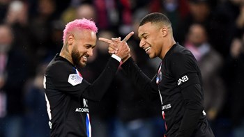 Νεϊμάρ: Από το ροζ μαλλί…γουλί – ΦΩΤΟ