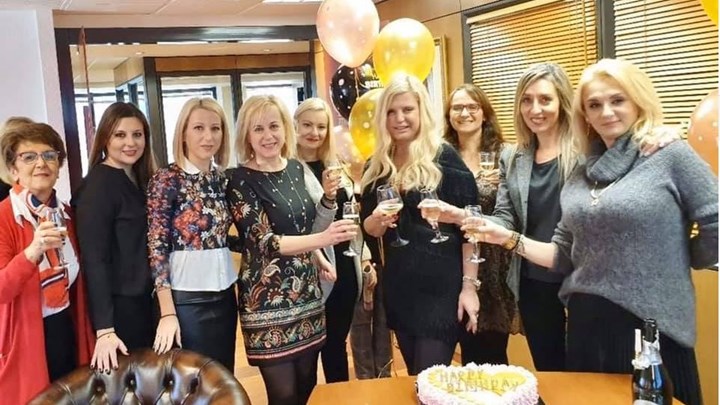 Μαρίνα Πατούλη: Η έκπληξη των συνεργατών της για τα γενέθλιά της – ΦΩΤΟ