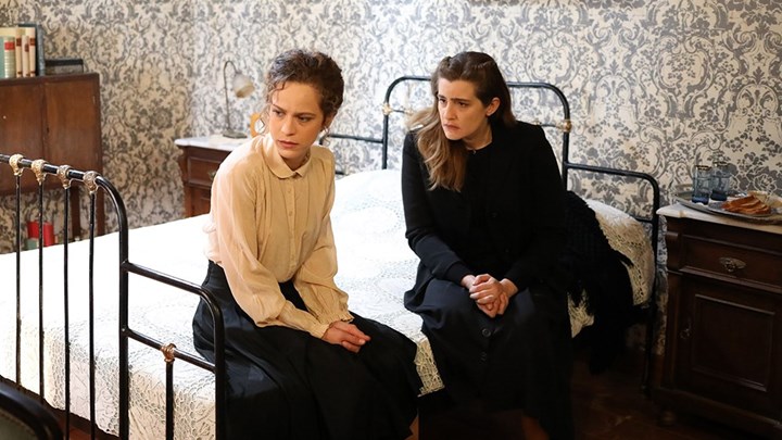 Άγριες Μέλισσες: Ράκος ο Λάμπρος για τον γάμο της Λενιώς – Τι θα κάνει η Ασημίνα