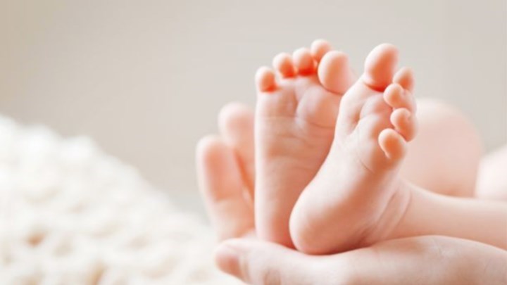 Επίδομα γέννησης: Πώς θα χορηγείται με διαδικασίες εξπρές – Τι πρέπει να προσέξετε