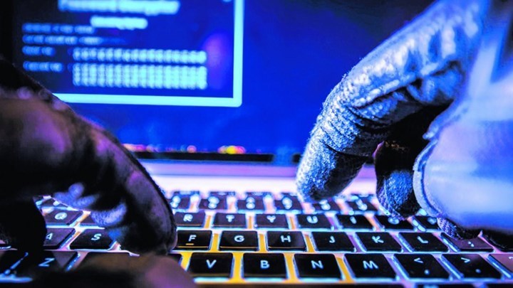 Θεσσαλονίκη: Χάκερ χρησιμοποιούσε προγράμματα από το dark web και “άδειαζε” λογαριασμούς