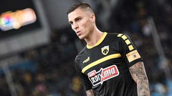 Βράνιες: Ανεπιθύμητος στην Εθνική Βοσνίας – Η ΦΩΤΟ των φιλάθλων που προκάλεσε αίσθηση