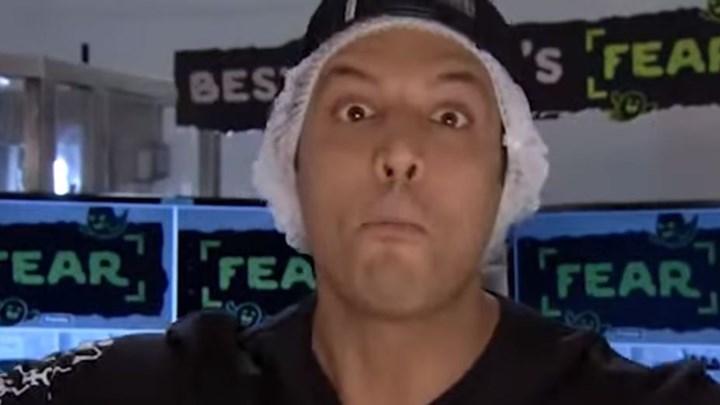 Best Friend’s Fear: Η αποτυχημένη φάρσα του Σάββα Πούμπουρα – ΒΙΝΤΕΟ