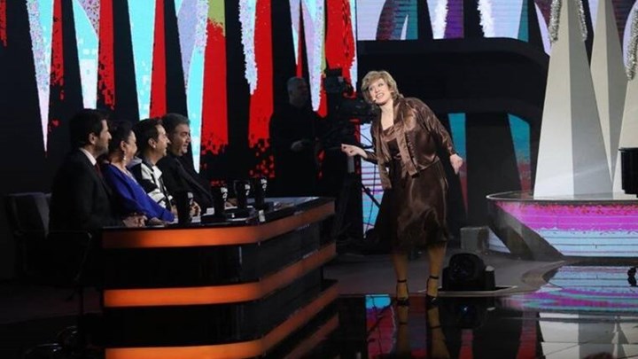 Your Face Sounds Familiar: Ποιοι ηθοποιοί από τις «Άγριες Μέλισσες» πήγαν στην πρεμιέρα – ΒΙΝΤΕΟ