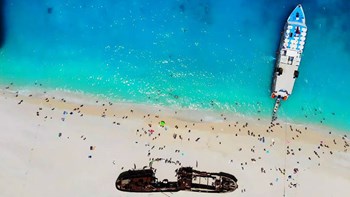 Ζάκυνθος: Επιστολή διαμαρτυρίας από βουλευτή στο γερμανικό περιοδικό για την παραλία του Ναυαγίου