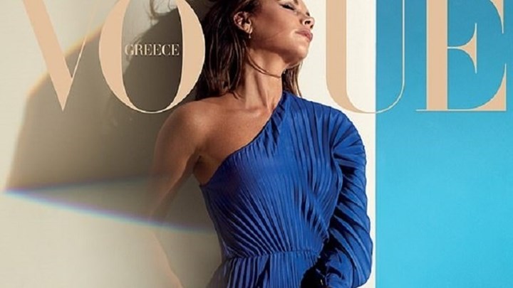 Βικτόρια Μπέκαμ: Φωτογραφίζεται με ρούχα της Μαρέβα Μητσοτάκη