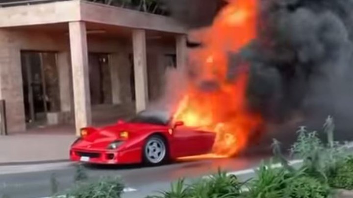 Συλλεκτική Ferrari έγινε παρανάλωμα του πυρός – ΒΙΝΤΕΟ