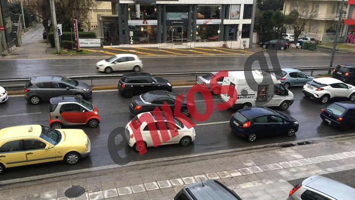 Κίνηση στους δρόμους: Δείτε πού υπάρχει μποτιλιάρισμα