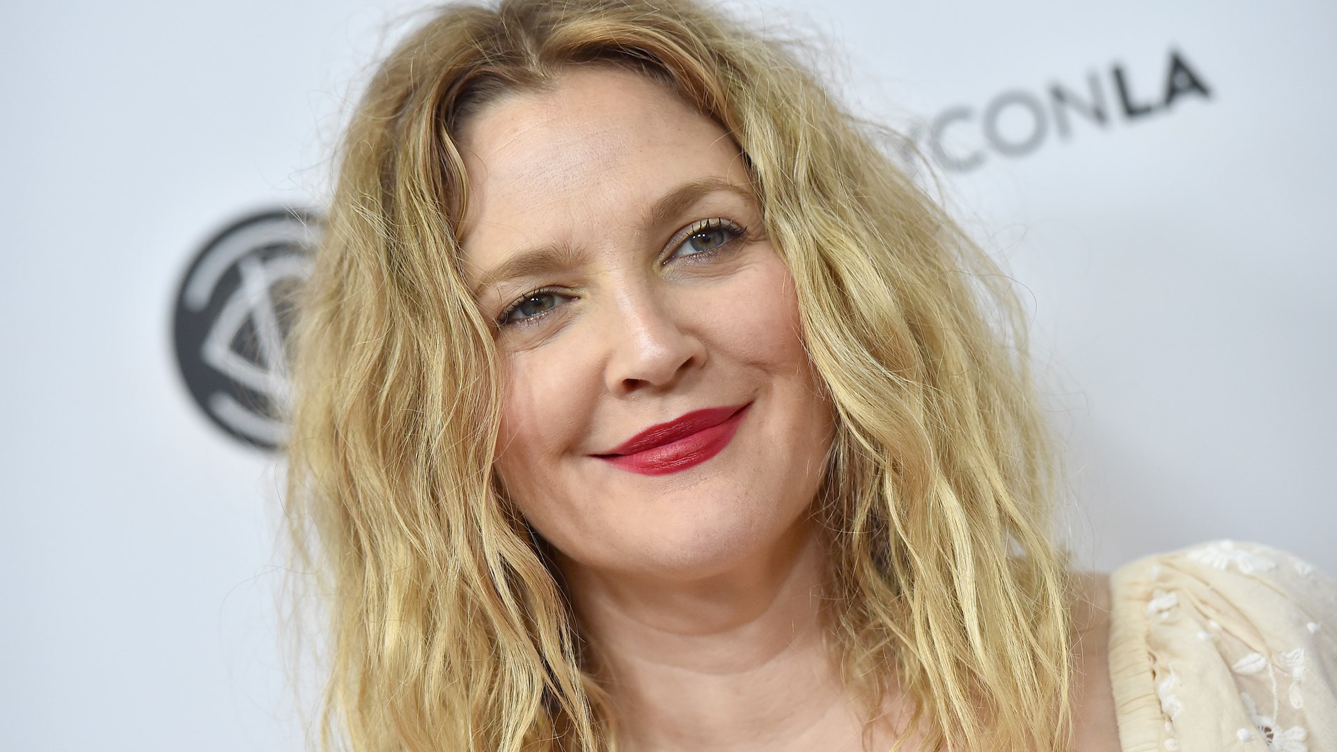 Μπάριμορ: Η εξομολόγηση για τη “μάχη” της να χάσει κιλά μετά τη γέννηση των παιδιών της – ΒΙΝΤΕΟ