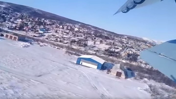 Τρομακτικό βίντεο από συντριβή αεροσκάφους στη Ρωσία – Από… θαύμα δεν υπήρξαν θύματα