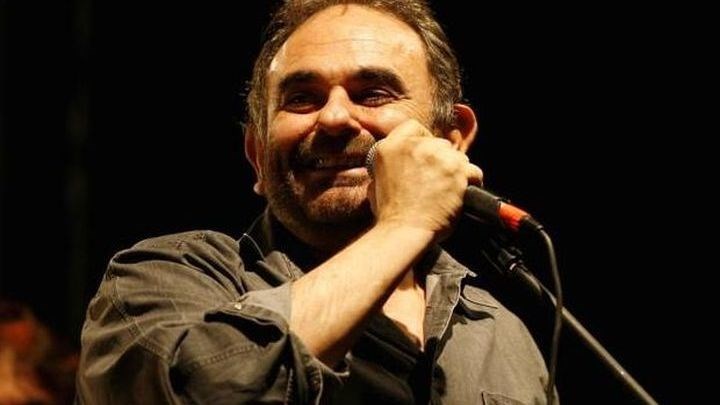 Σάκης Μπουλάς: Ένας ροκάς με ανήσυχο πνεύμα και καλλιτεχνική φύση – ΒΙΝΤΕΟ