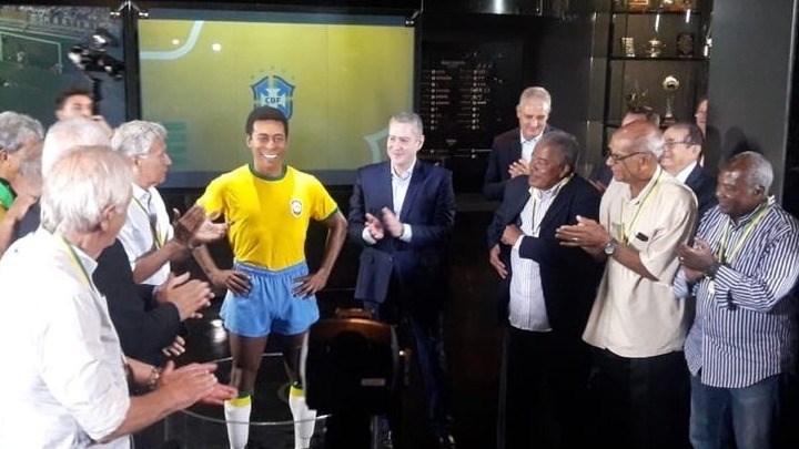 Πελέ: Άγαλμα για τα 50 χρόνια από το Μουντιάλ 1970