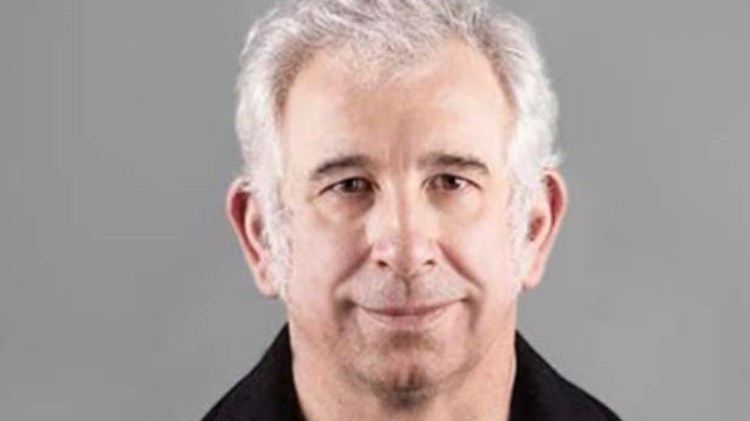 “Σε φιλώ στη μούρη” θα πει από σκηνής ο Φιλιππίδης