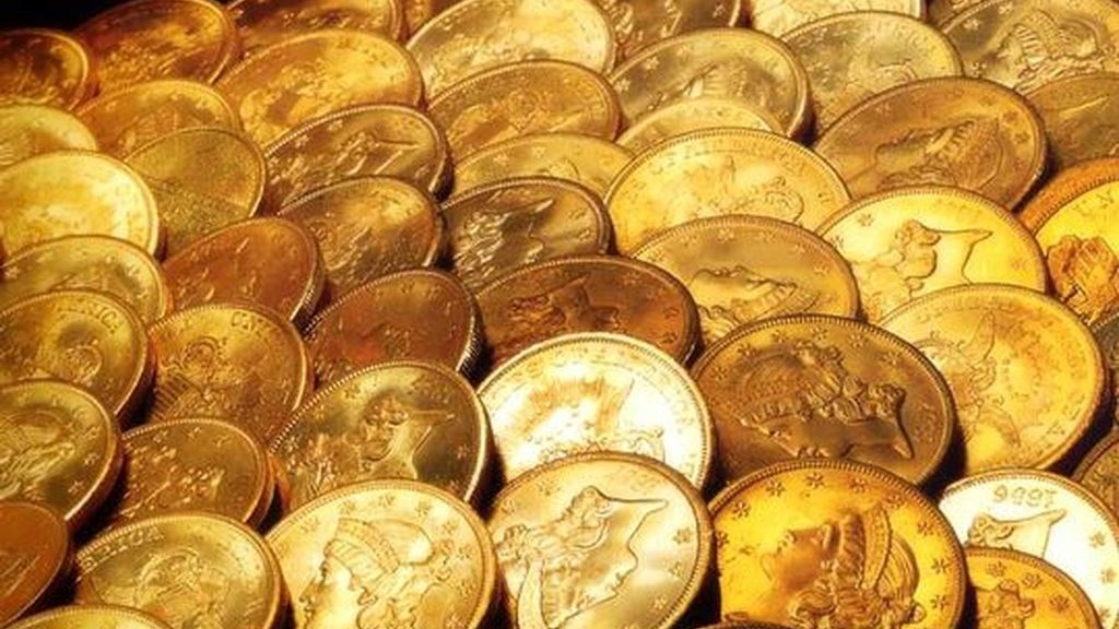 Βγάζουν τις λίρες από τα… στρώματα οι Έλληνες – Γιατί αυξήθηκαν οι ρευστοποιήσεις