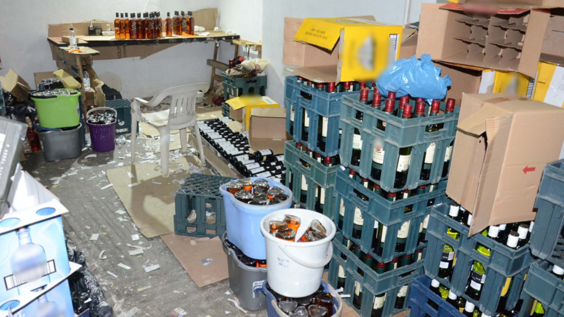Εξαρθρώθηκε εγκληματική οργάνωση που γέμιζε την αγορά με ποτά “μπόμπες” από τη Βουλγαρία – ΦΩΤΟ – ΒΙΝΤΕΟ