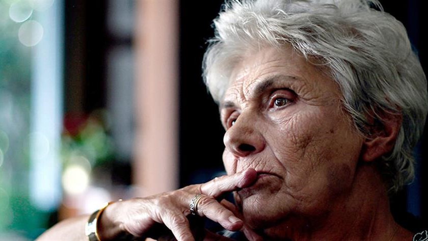 Κική Δημουλά: Δημοσία δαπάνη η κηδεία της